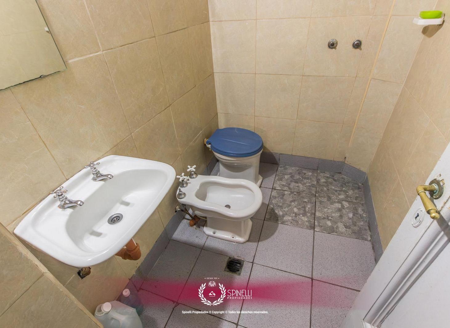 Venta piso departamento hotel 14 ambientes 294M² Balvanera 3 baños 2 toilettes rentable oportunidad