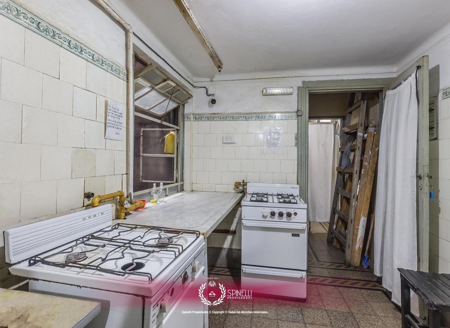 Venta piso departamento hotel 14 ambientes 294M² Balvanera 3 baños 2 toilettes rentable oportunidad