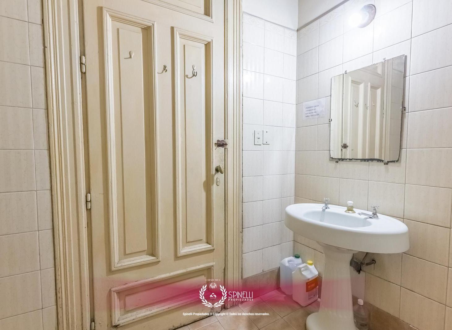 Venta piso departamento hotel 14 ambientes 294M² Balvanera 3 baños 2 toilettes rentable oportunidad