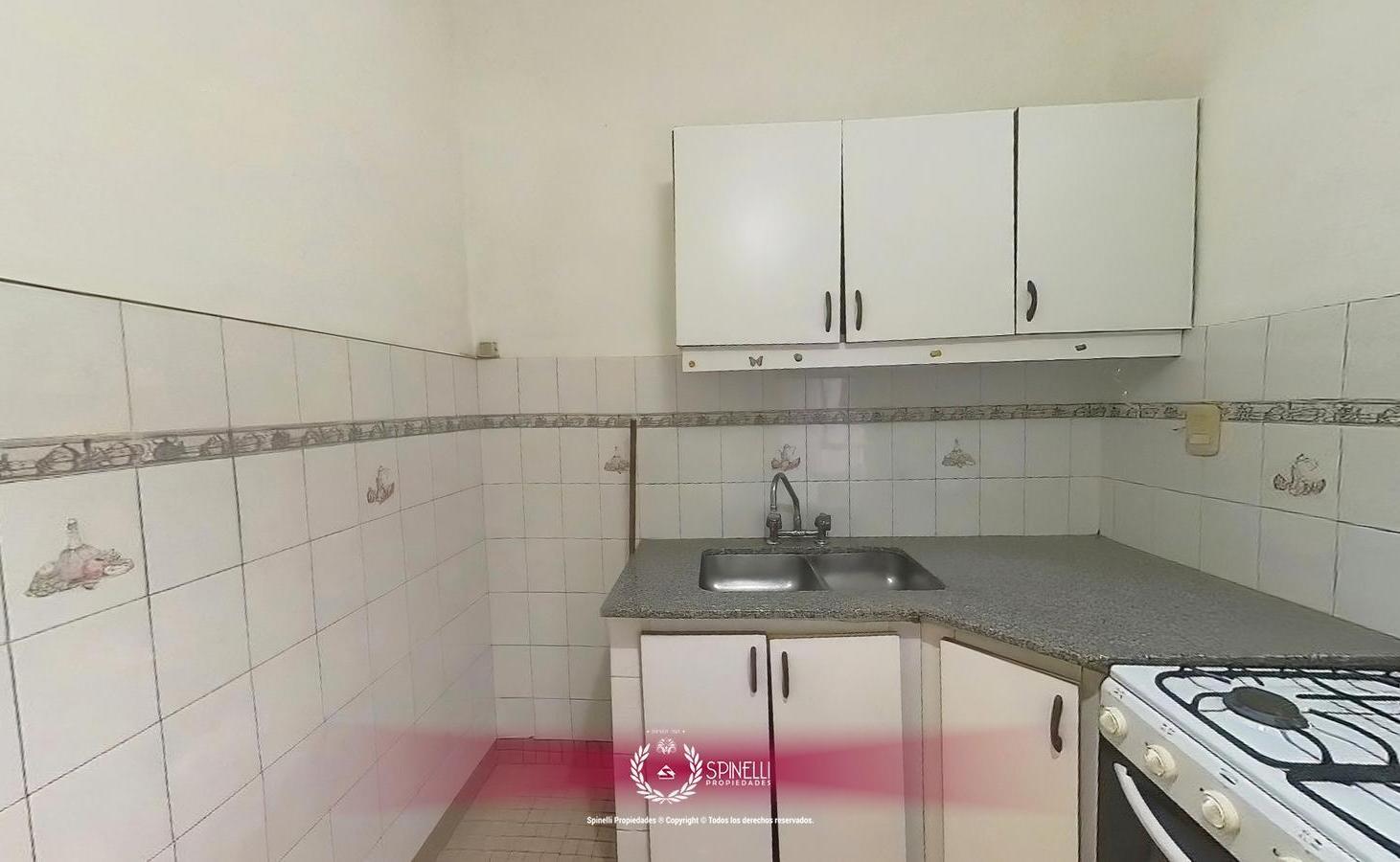 Alquiler departamento tipo PH 1 ambiente 45M² Balvanera San Cristóbal planta baja lateral con patio