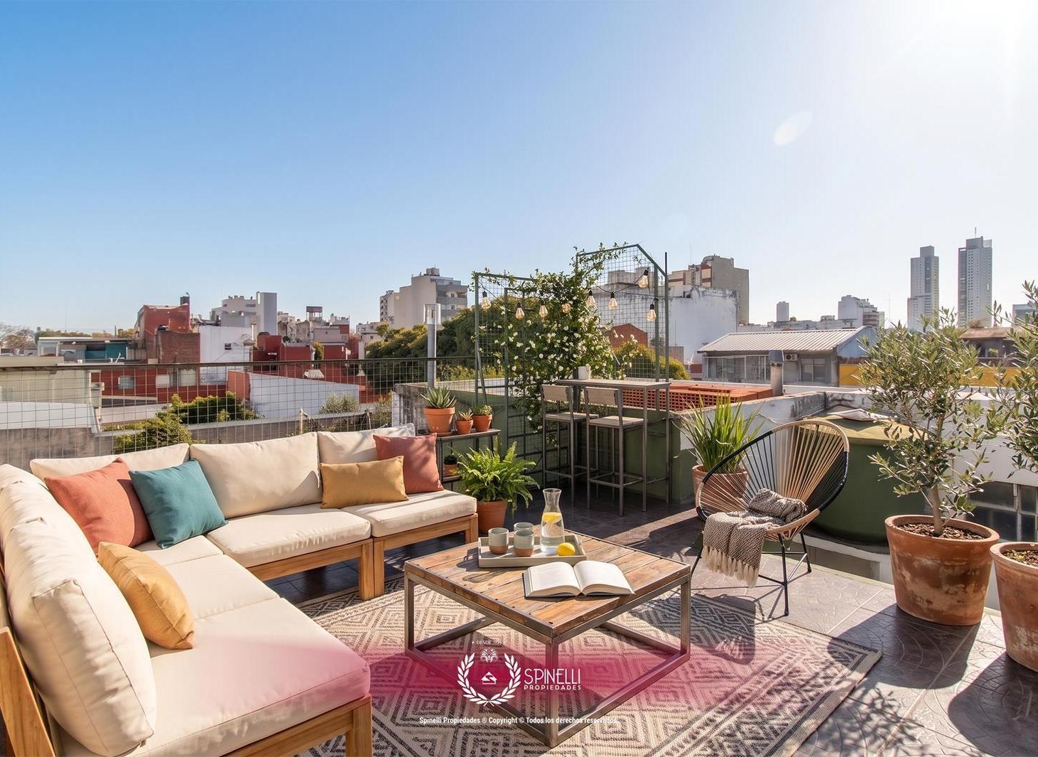 Venta departamento tipo PH 3 ambientes 78m² 15m² con patio terraza y azotea adicional en Boedo