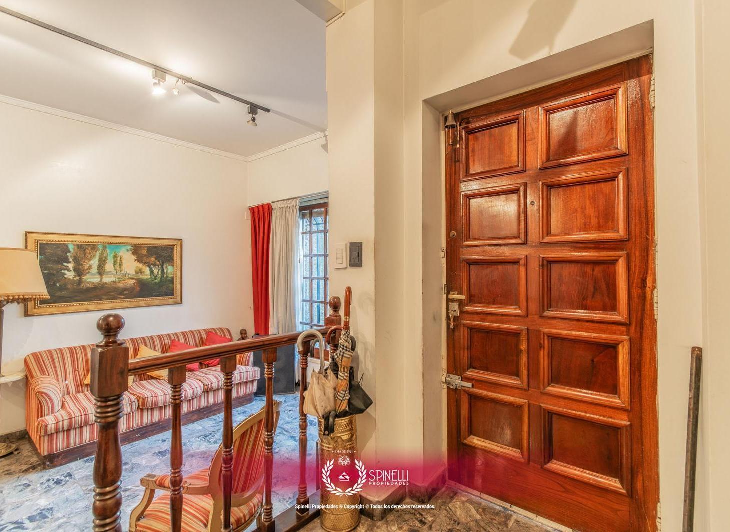 Venta casa en Boedo 4 ambientes 320M² sobre terreno de 223M² en Boedo terraza parrilla jardin garage