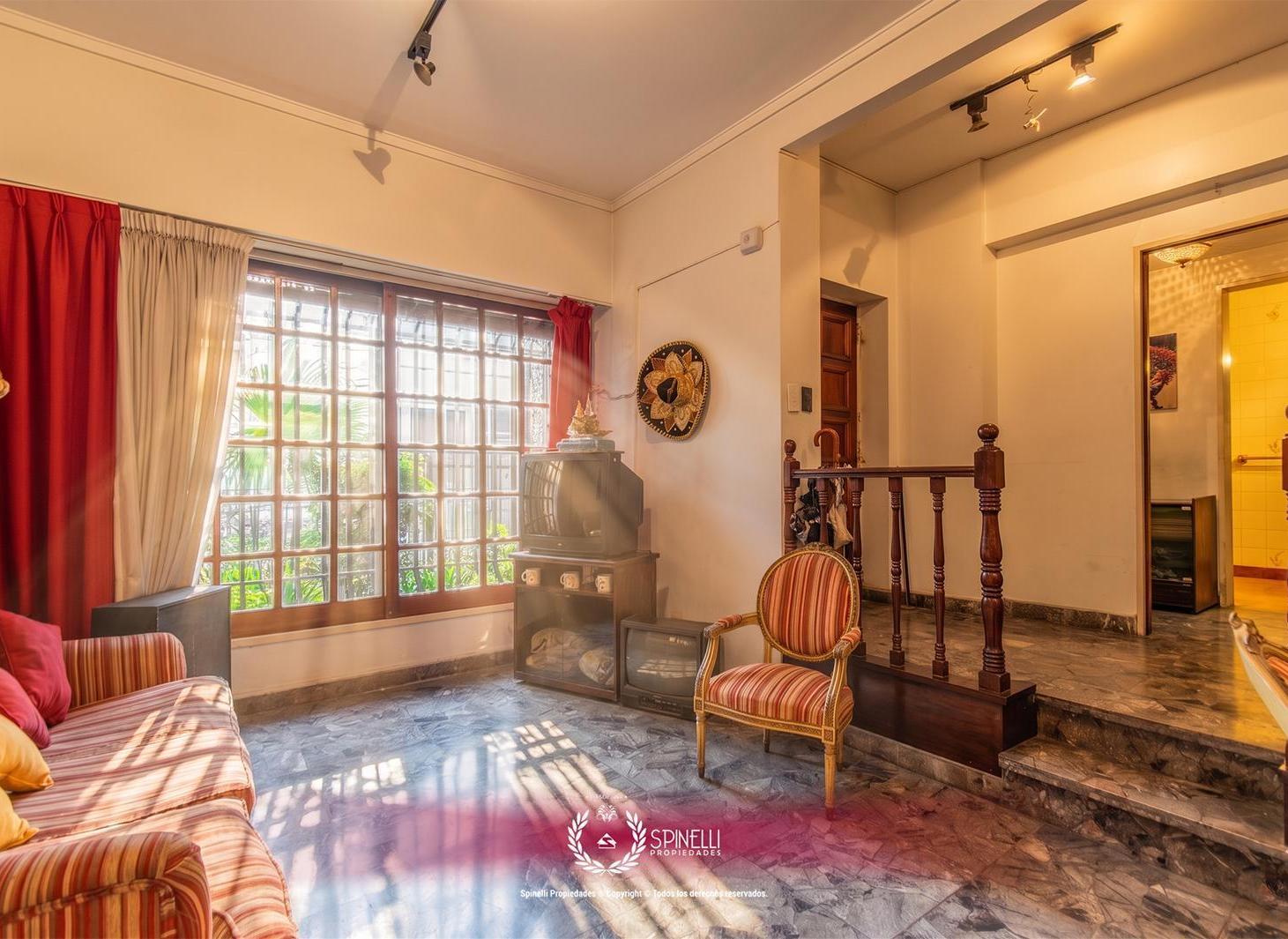 Venta casa en Boedo 4 ambientes 320M² sobre terreno de 223M² en Boedo terraza parrilla jardin garage