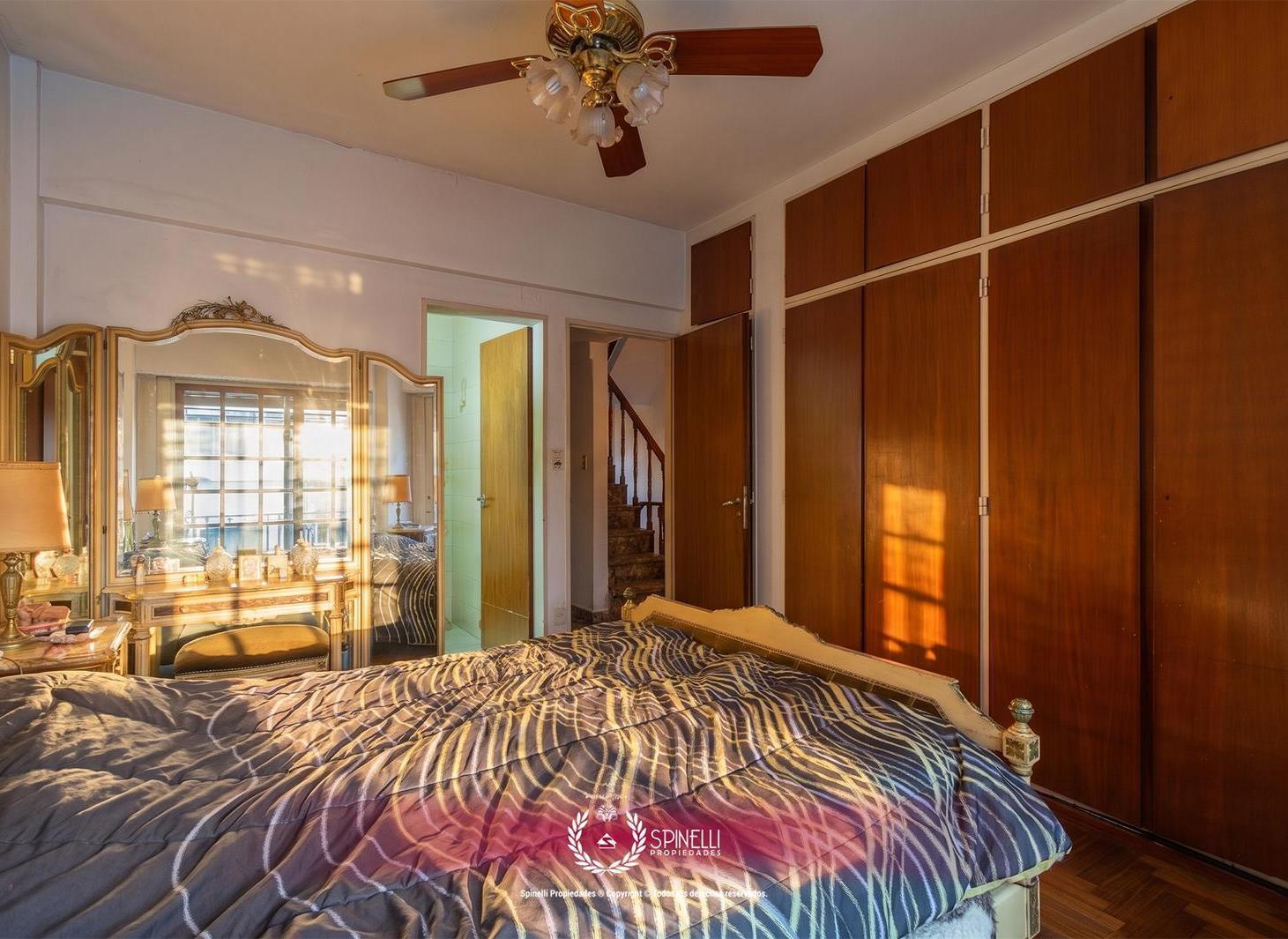 Venta casa en Boedo 4 ambientes 320M² sobre terreno de 223M² en Boedo terraza parrilla jardin garage