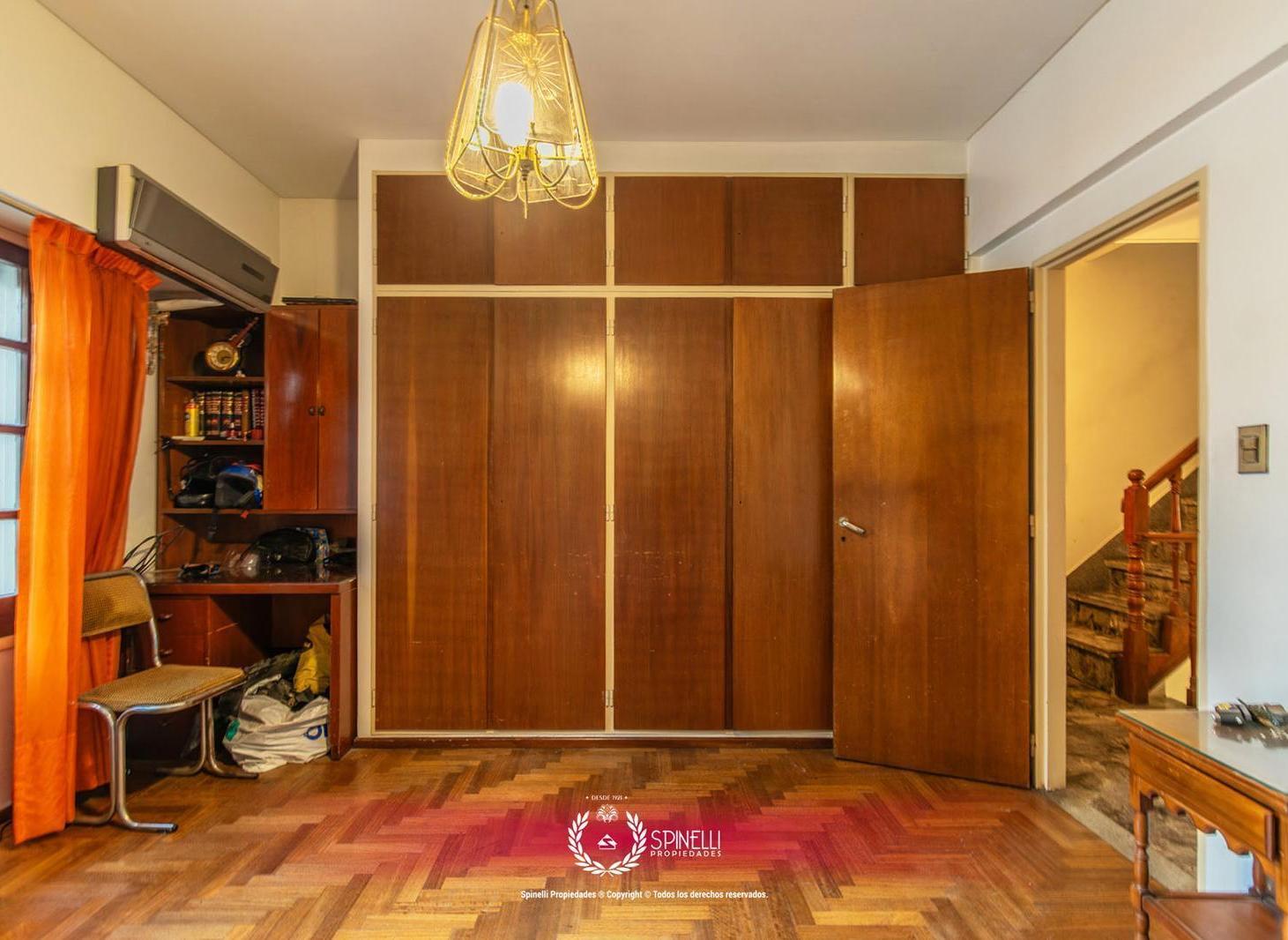 Venta casa en Boedo 4 ambientes 320M² sobre terreno de 223M² en Boedo terraza parrilla jardin garage