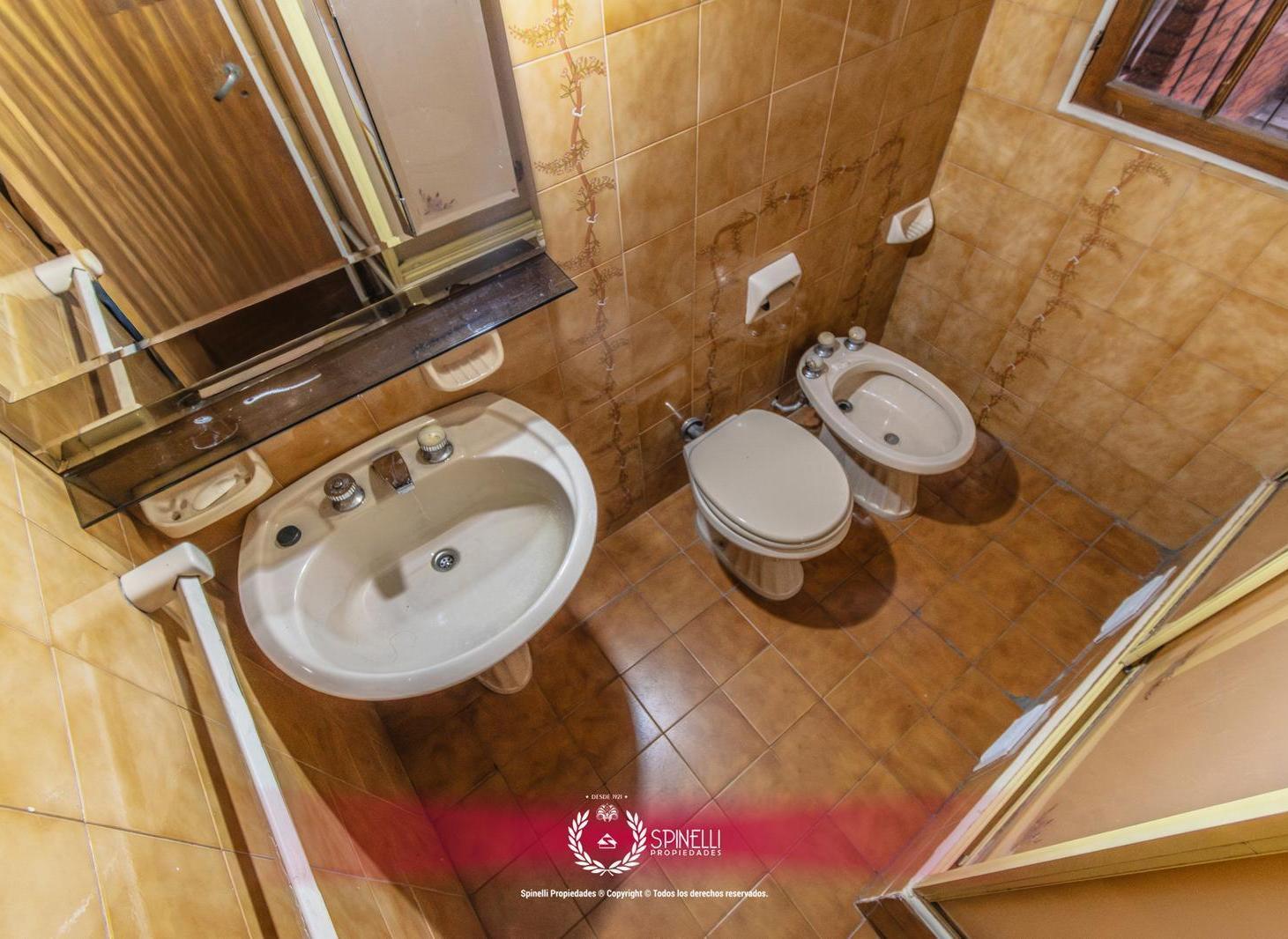 Venta casa en Boedo 4 ambientes 320M² sobre terreno de 223M² en Boedo terraza parrilla jardin garage