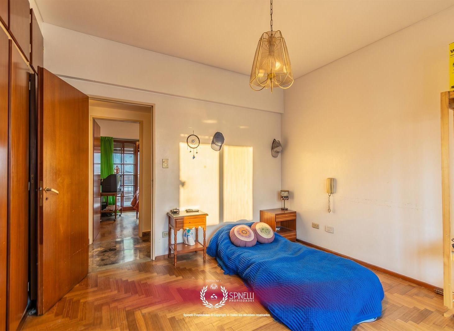 Venta casa en Boedo 4 ambientes 320M² sobre terreno de 223M² en Boedo terraza parrilla jardin garage