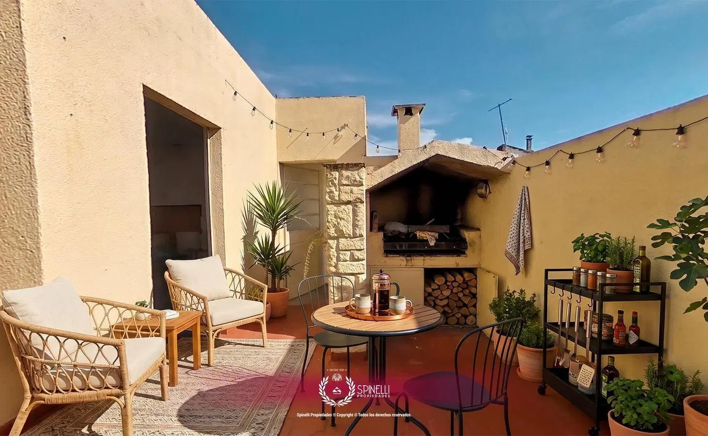 Alquiler PH tipo casa 132M² 3 ambientes dependencia con balcón frente patio andaluz terraza parrilla 2