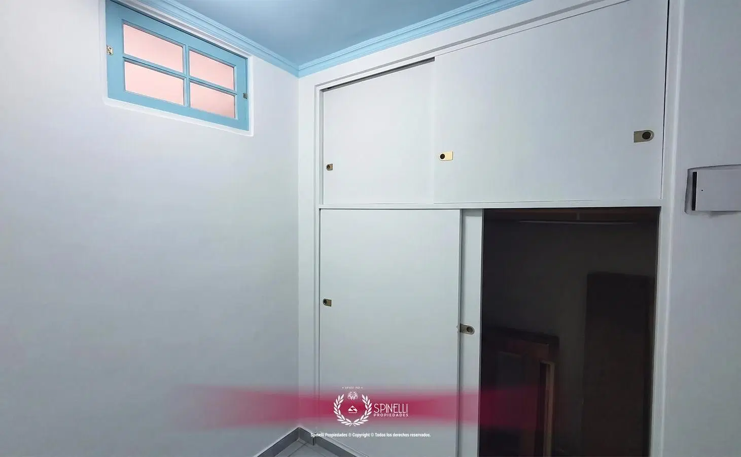 Alquiler departamento 4 ambientes 70m² al contrafrente en Parque Centenario primer piso por escalera 5