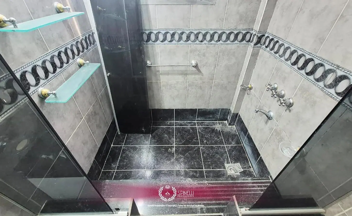 Alquiler departamento 4 ambientes 70m² al contrafrente en Parque Centenario primer piso por escalera 5