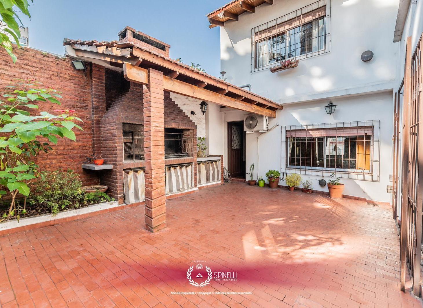 Foto de Venta PH tipo casa 4 ambientes jardín 2 patios parrilla 251M² excelente, imagen 3