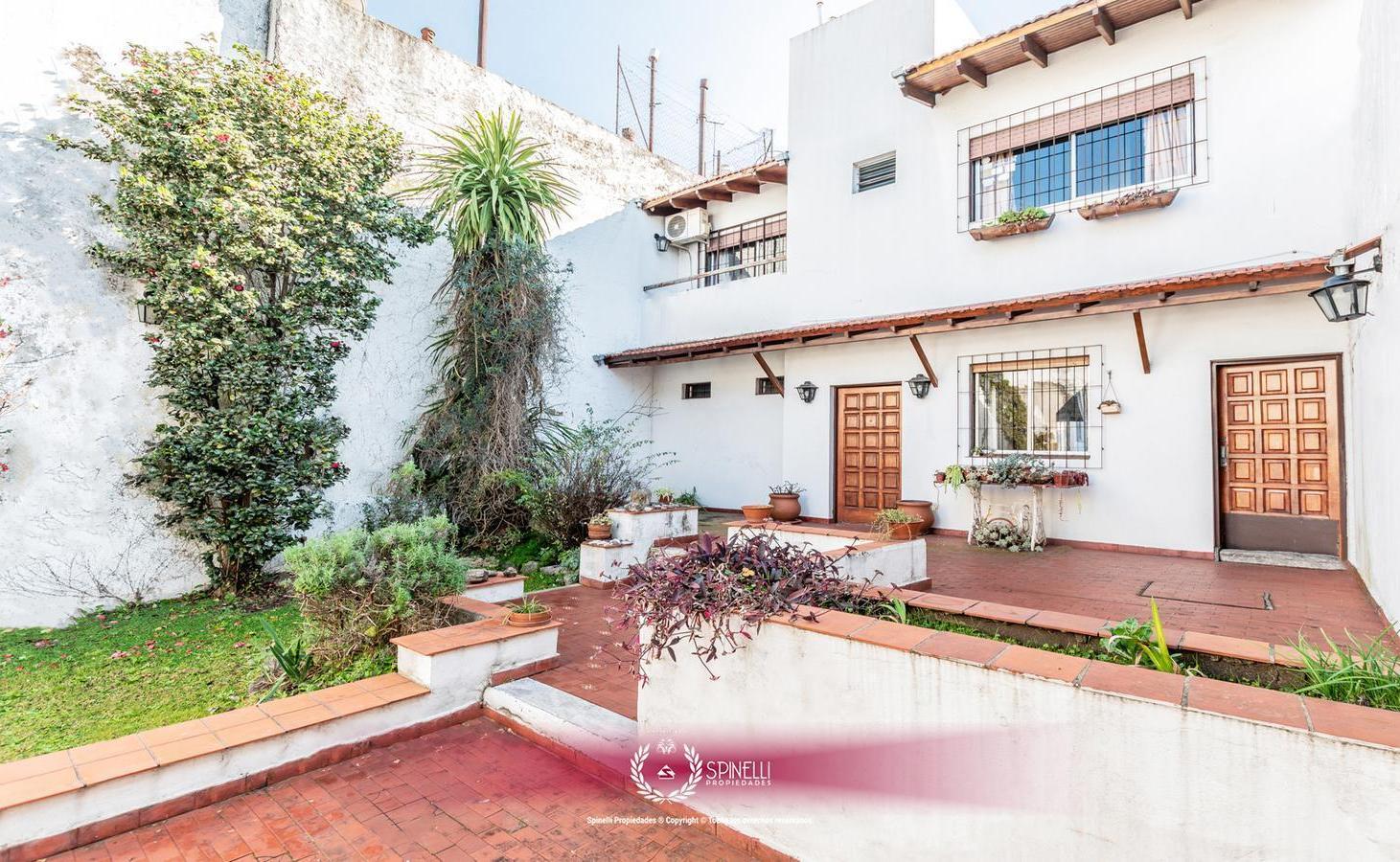 Foto de Venta PH tipo casa 4 ambientes jardín 2 patios parrilla 251M² excelente, imagen 1