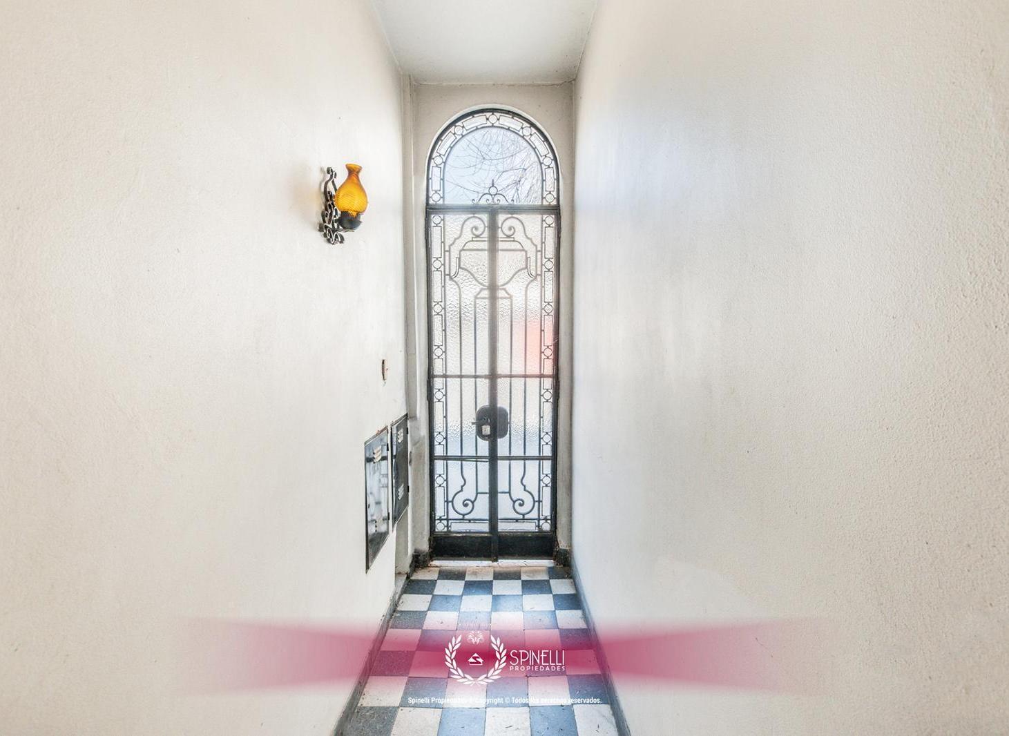 Foto de Venta PH tipo casa 4 ambientes jardín 2 patios parrilla 251M² excelente, imagen 1