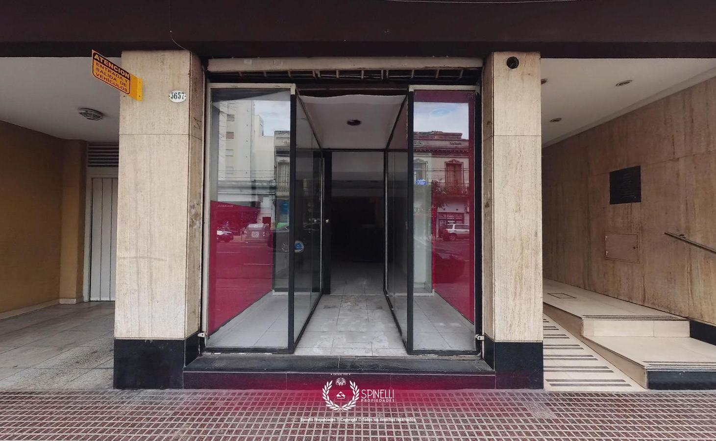 Foto de Alquiler local comercial 74m² en la mejor ubicación del barrio de, imagen 3