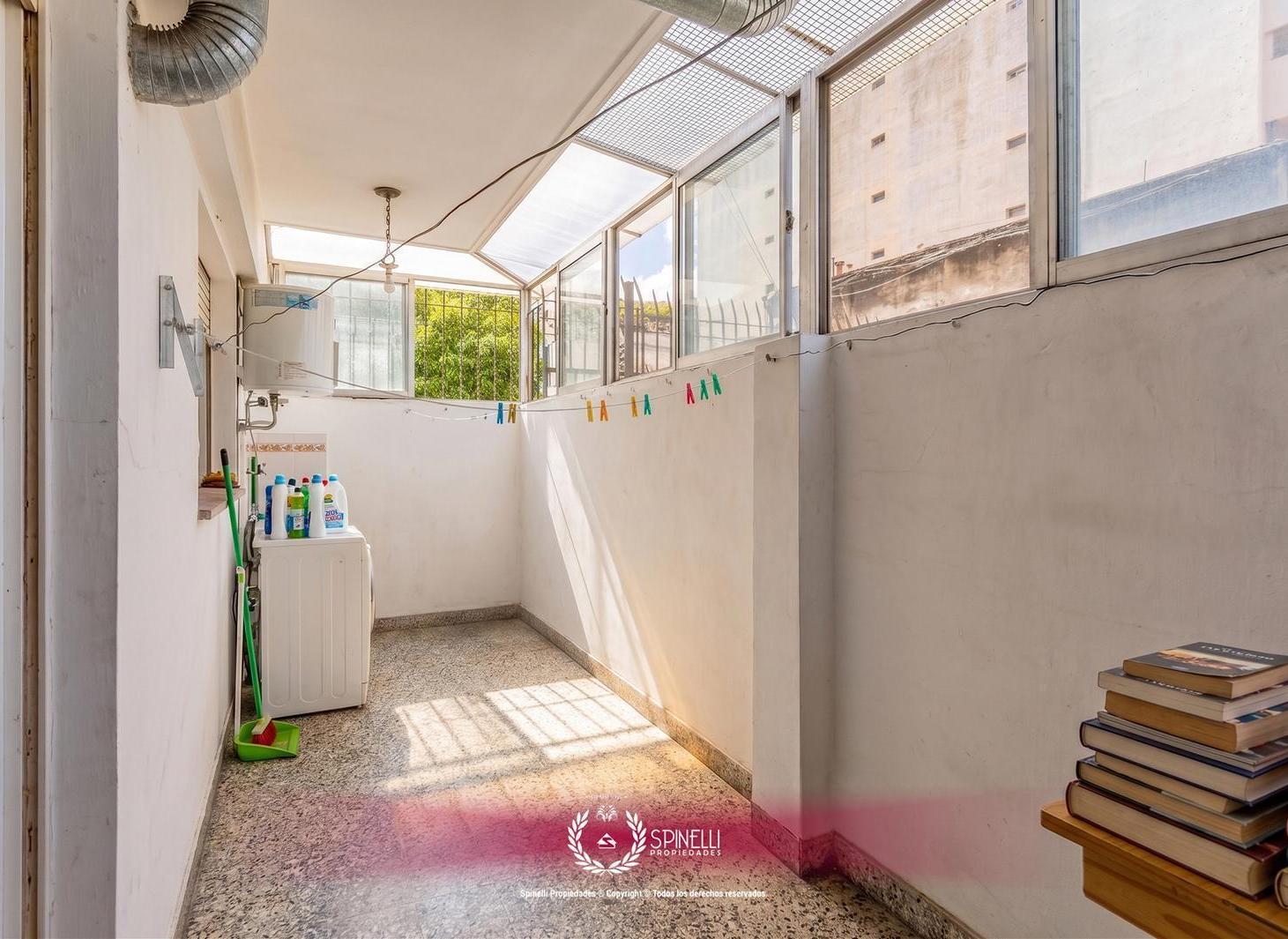 Foto de Venta departamento 3 ambientes 66M² 2 patios edificio impecable Avenida, imagen 3