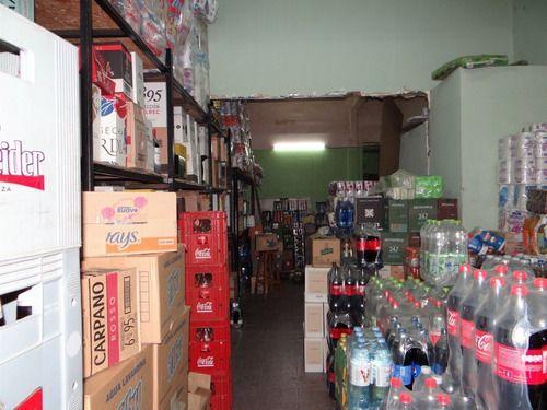 Local A La Via Publica