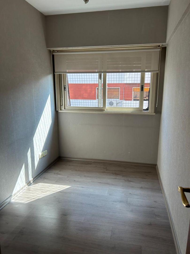 Departamento 5 Ambientes. | Montes de Oca Al 1100 4