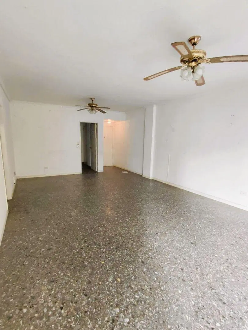 VENTA 3 AMBIENTES CON DEPENDENCIA Y BALCON 4