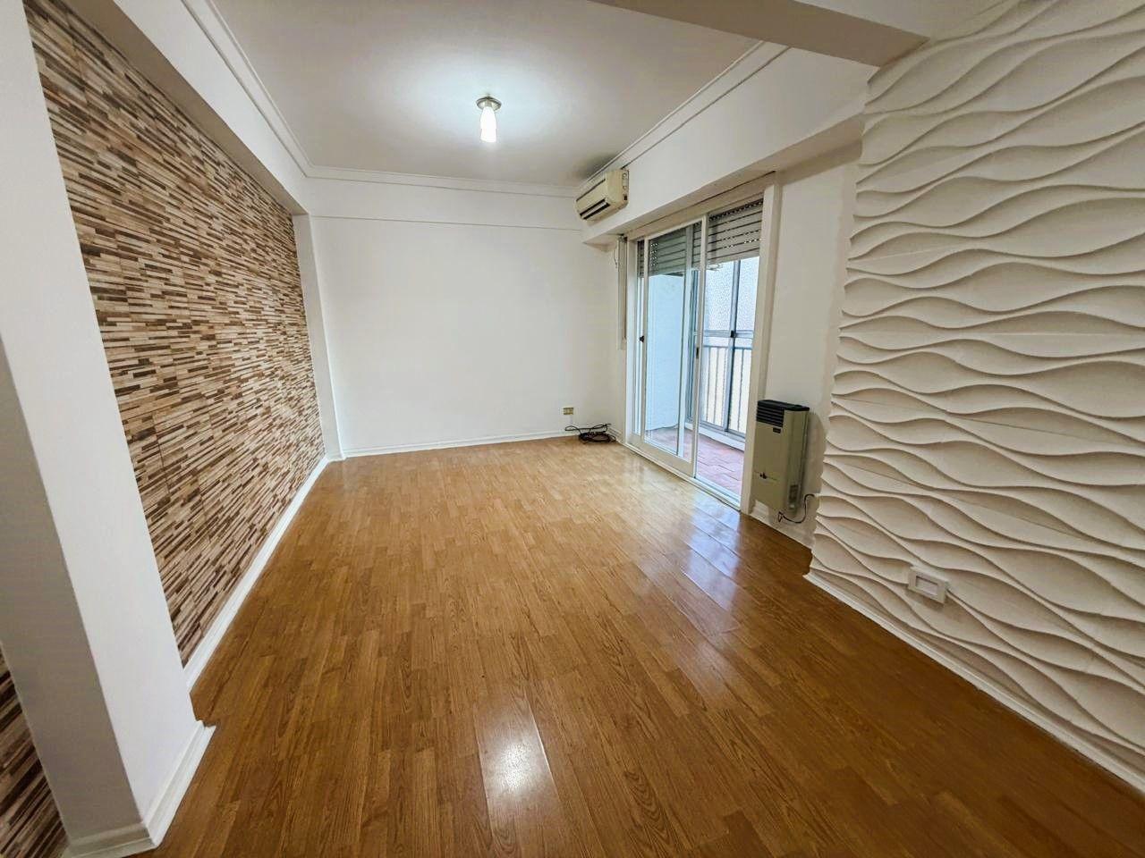 Foto de VENTA 2 AMBIENTES contrafrente con balcon vista a pulmon de manzana, imagen 4