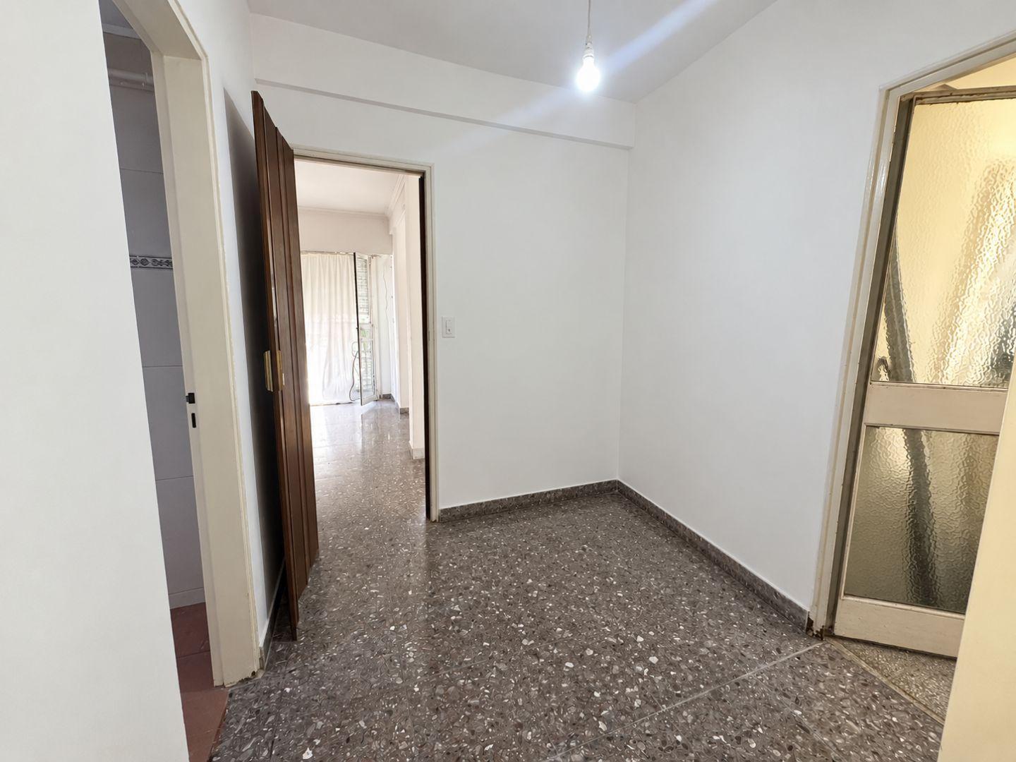 Foto de VENTA 2 AMBIENTES AL FRENTE, imagen 2