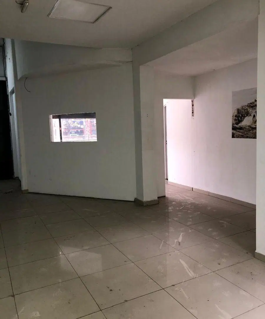 Excelente Local. Apto todo rubro. Gran ubicación! 3