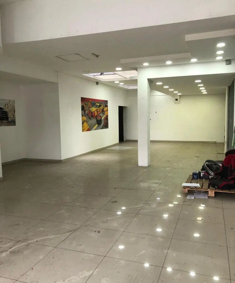 Excelente Local. Apto todo rubro. Gran ubicación! 5