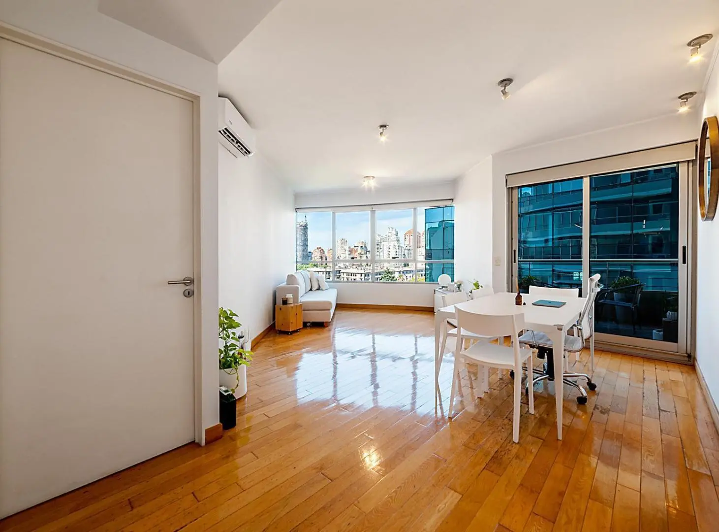 Venta Departamento 2 ambientes con Pileta y Cochera, Palermo View. 2