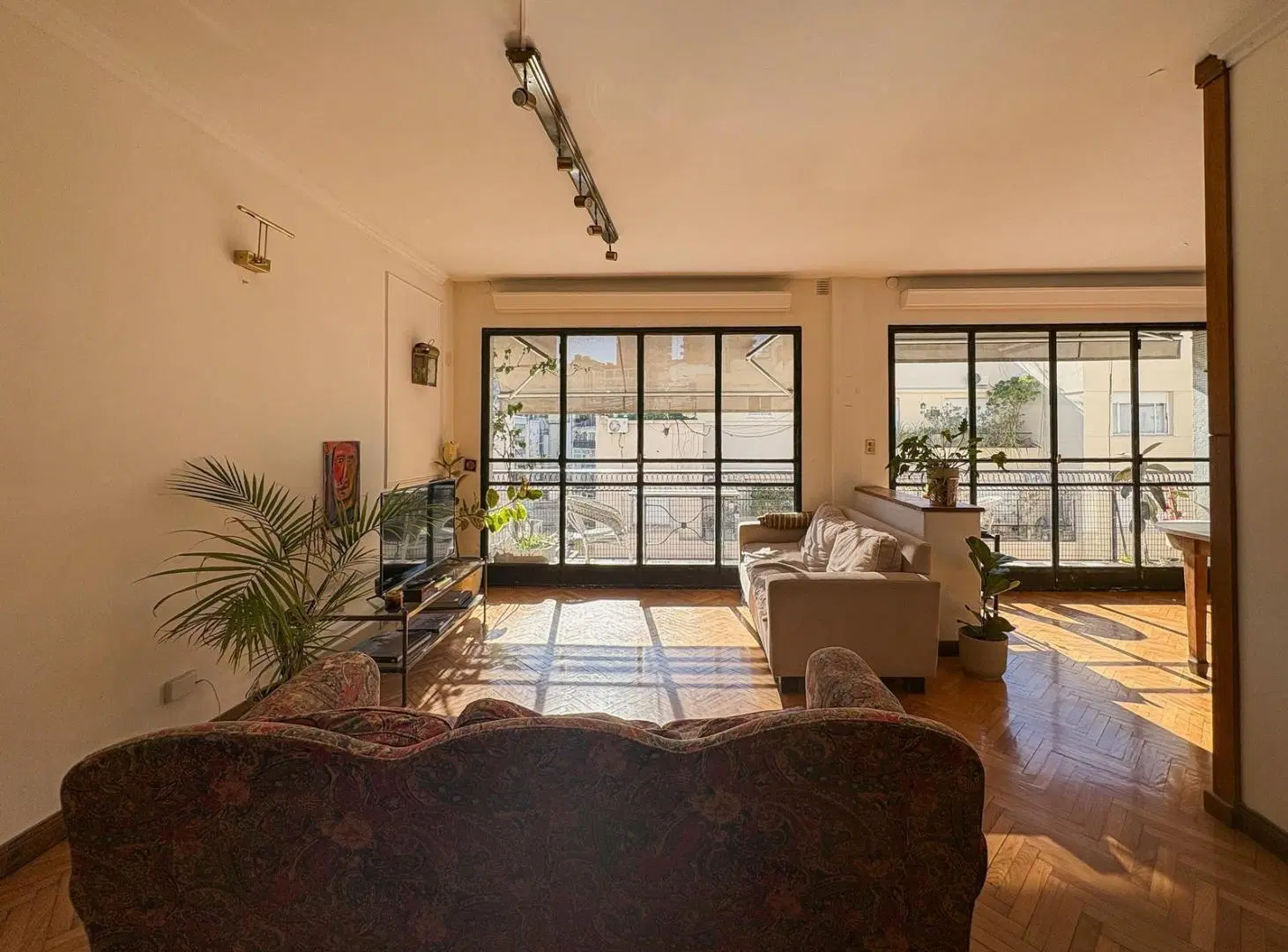 Venta Departamento 4 dormitorios c/balcón y Cochera, Juncal al 800, Plaza San Martín 4