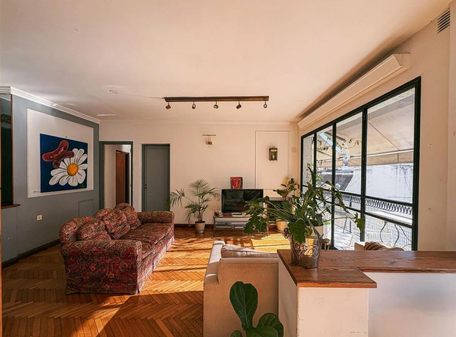 Venta Departamento 4 dormitorios c/balcón y Cochera, Juncal al 800, Plaza San Martín 3