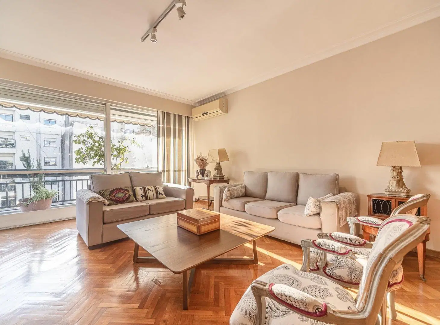 Venta Departamento 3/4 dorm, c/balcón terraza y Cochera, Rod. Peña 1400, Recoleta. 4