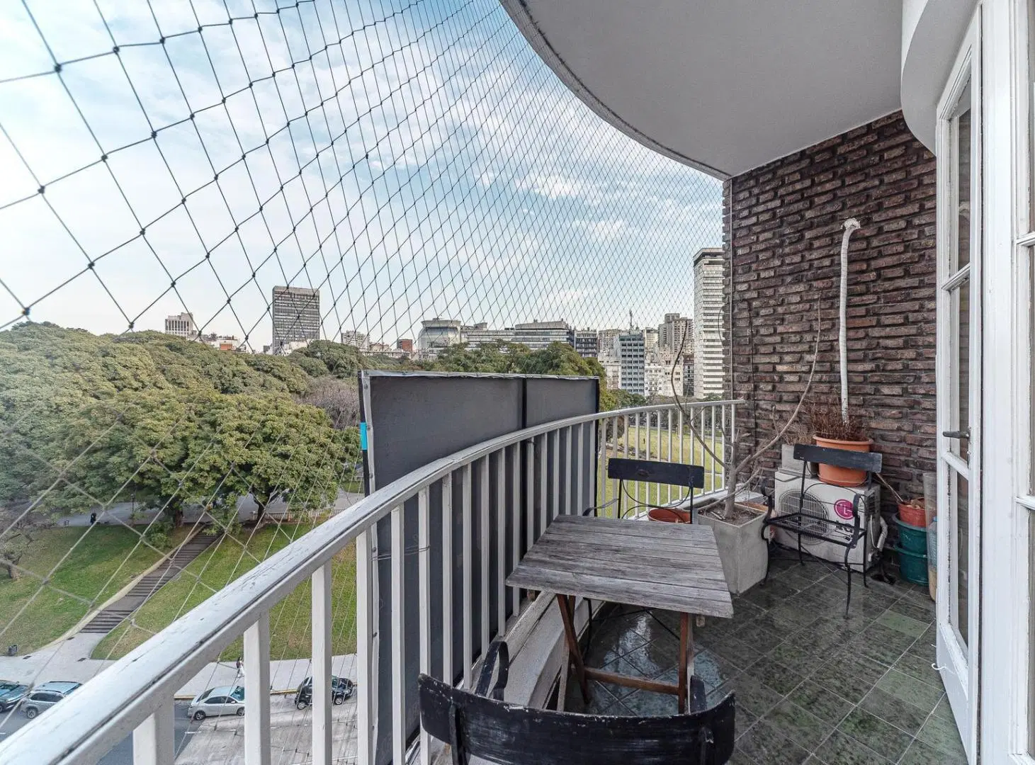 Venta Departamento 4 dorm. c/Balcón y Cochera, San Martin al 1100, Plaza San Martin, Retiro. 8