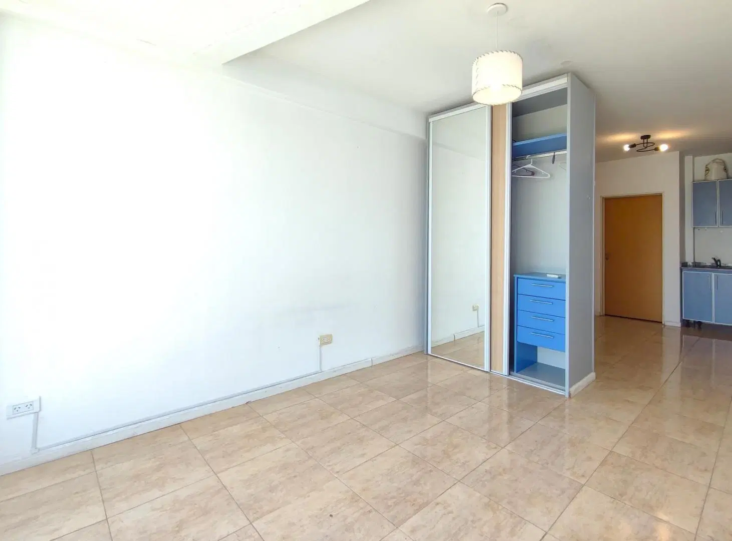 Alquiler Monoambiente con Balcón, Billinghurst al 600, Almagro. 4