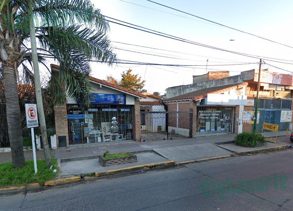 OPORTUNIDAD - Chalet 2 locales sobre Av. Santa Rosa - Ituzaingó