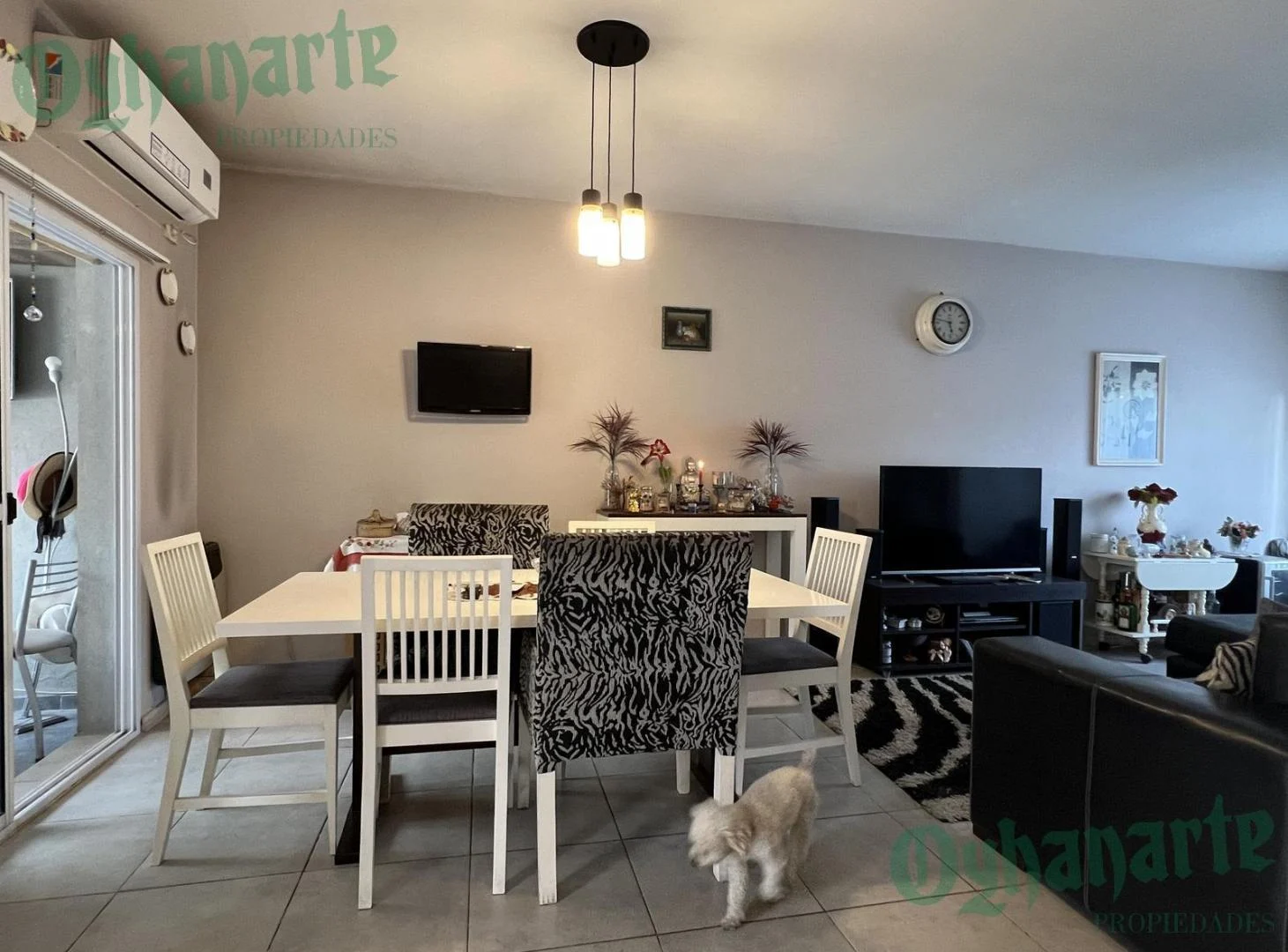Venta de casa minimalista - Acepta permuta - Ituzaingó