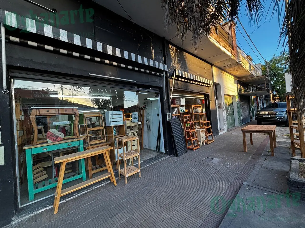 ALQUILER DE LOCAL EN CASTELAR NORTE SOBRE AV. SANTA ROSA 4
