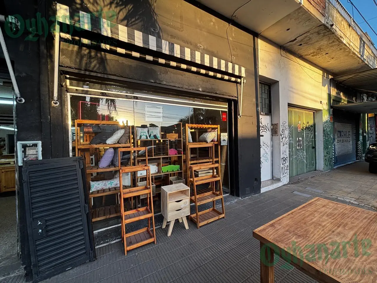 ALQUILER DE LOCAL EN CASTELAR NORTE SOBRE AV. SANTA ROSA 2