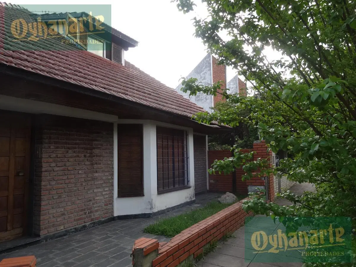Venta de casa totalmente a refaccionar en Castelar Norte 5