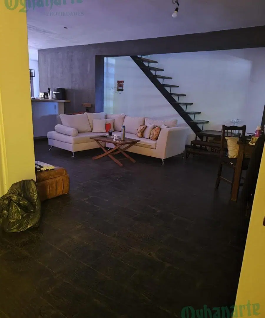 Venta de casa totalmente a refaccionar en Castelar Norte 2