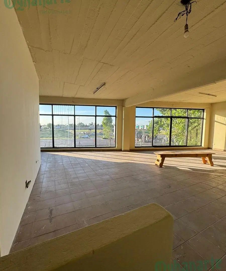 Comercial - Alquiler de local en Acceso Oeste y Santa Rosa - Castelar 4