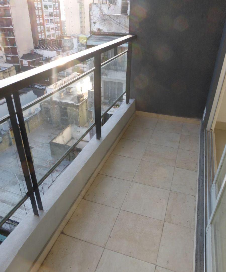Foto de ALQUILER MONOAMBIENTE APTO PROFESIONAL CON BALCON EN FLORES, imagen 1