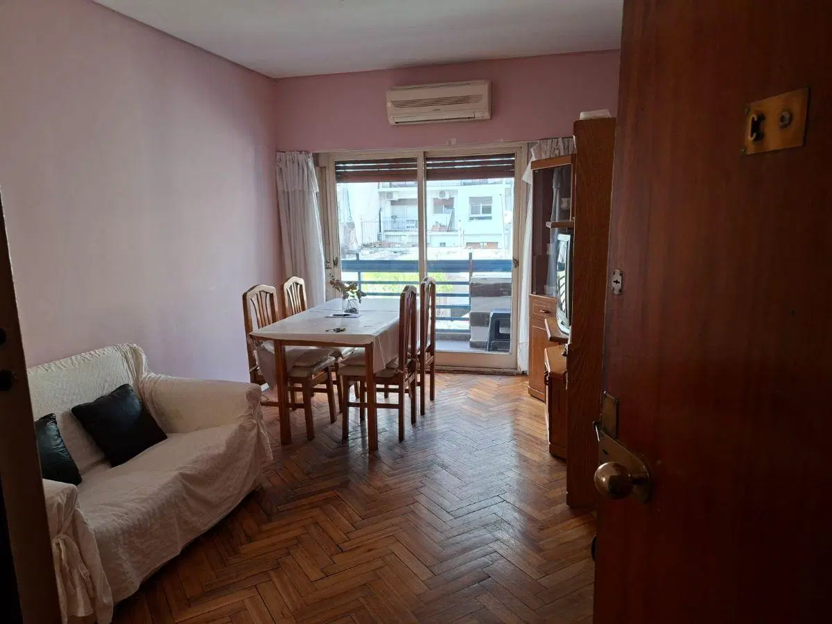Dpto Amoblado de 3 ambientes contrafrente con balcón orientación Este 5
