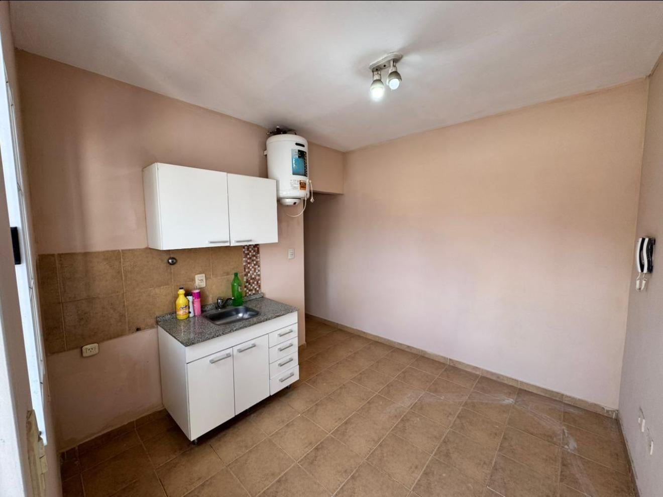 Foto de DEPARTAMENTO 2 AMBIENTES - LLAPONAGAT, RESISTENCIA, imagen 2