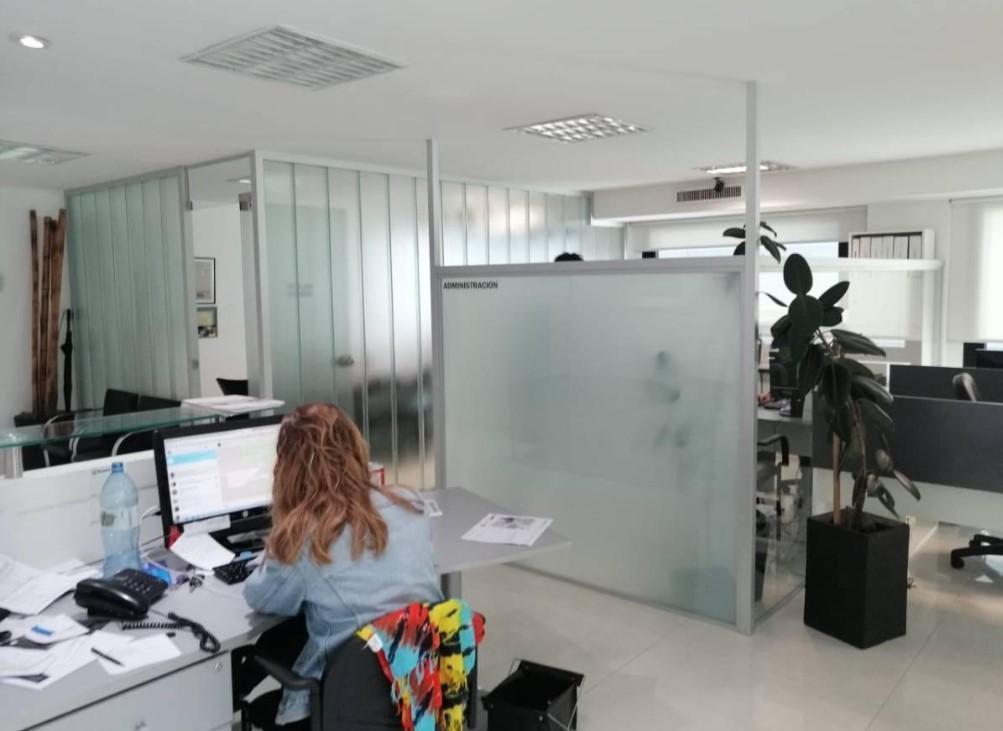 VENTA oficina en Av. Del Libertador 6200 - 2 cocheras!