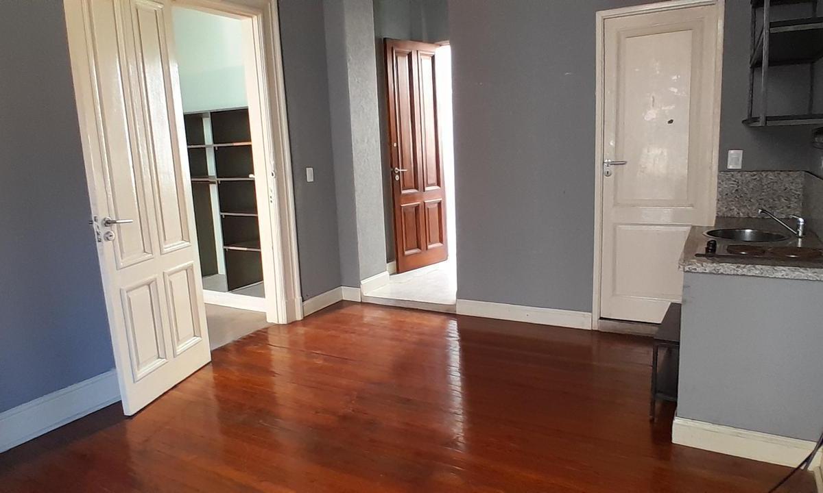 Venta Piso de 8 Deptos. en Bartolome Mitre 1192! 1