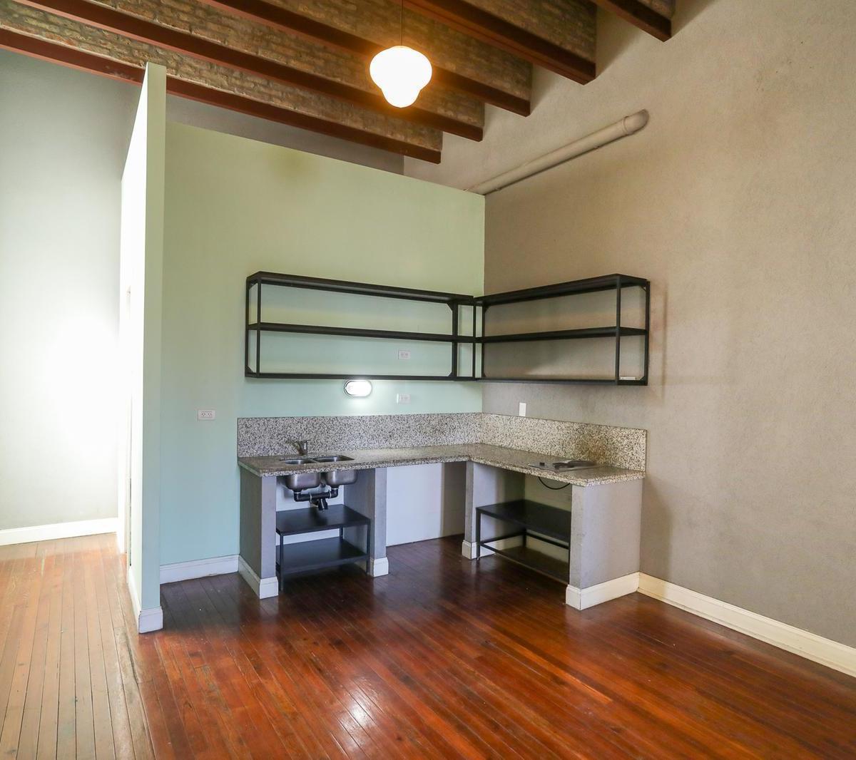 Venta Piso de 8 Deptos. en Bartolome Mitre 1192! 5