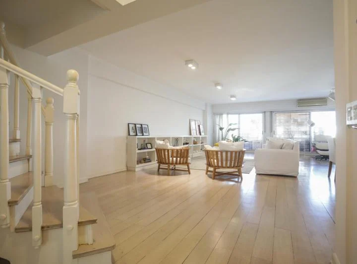 Departamento en Belgrano, duplex con 2 cocheras y baulera! 1