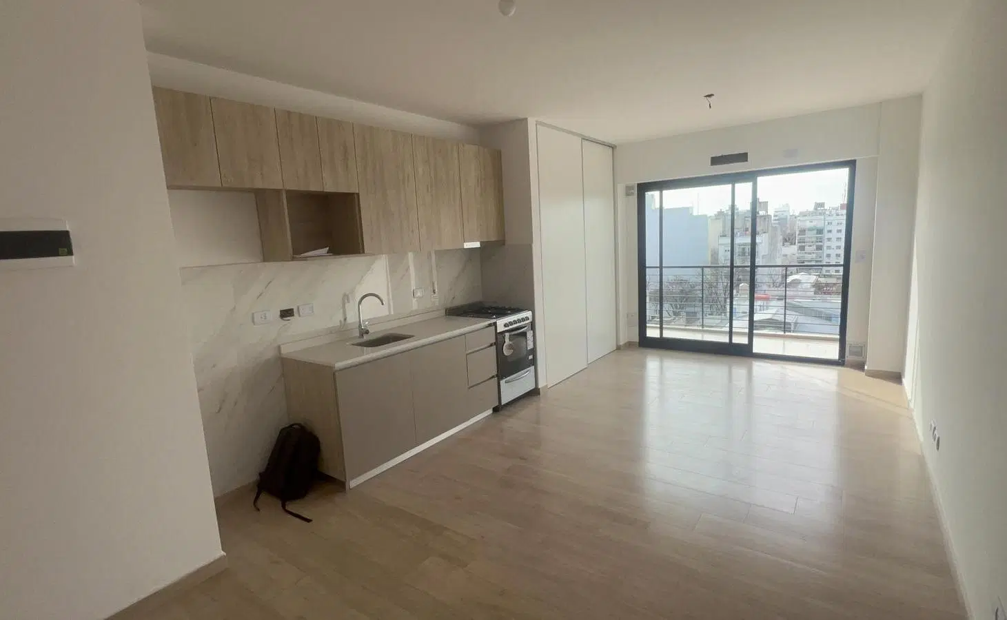Departamento Monoambiente con Balcón y Vista abierta a Estrenar 4