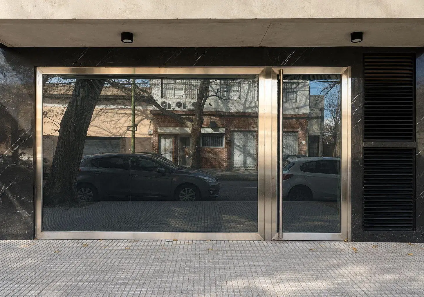 Local, Galpón, Deposito, Showroom en Flores. Listo para ingresar 3