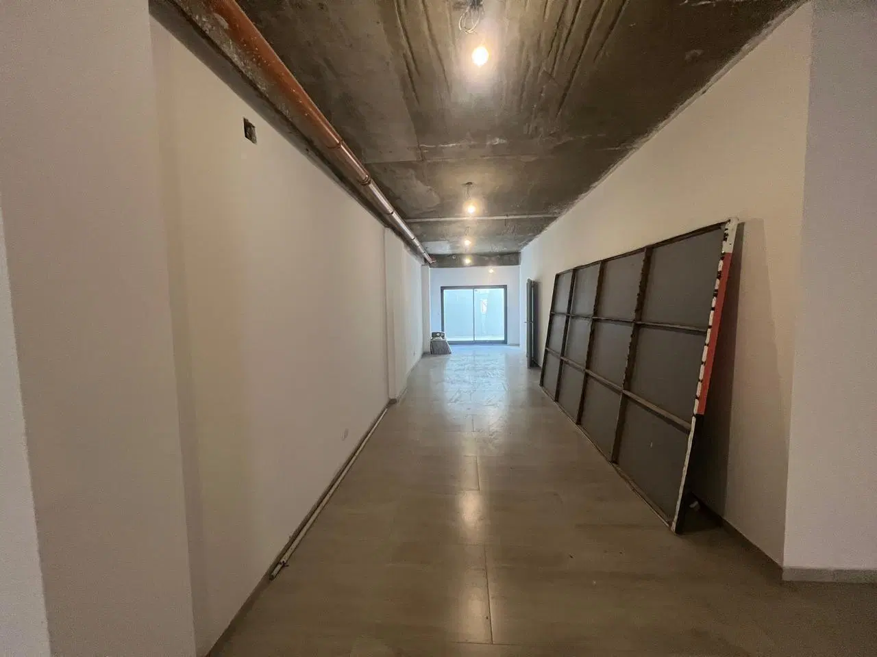 Local, Galpón, Deposito, Showroom en Flores. Listo para ingresar 1