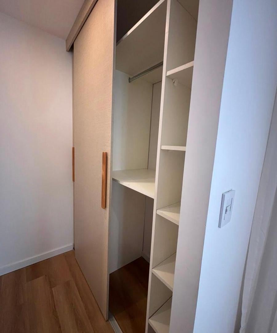Foto de Amplio monoambiente en venta - Santa Fe y Azcuenaga, imagen 2